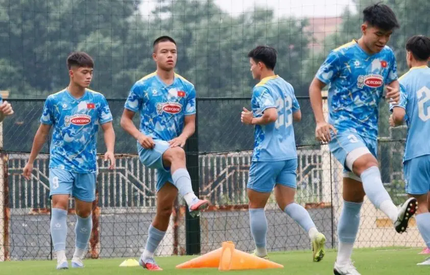 “Việt kiều từng bị loại U23 Việt Nam lại gặp sóng gió châu Âu”