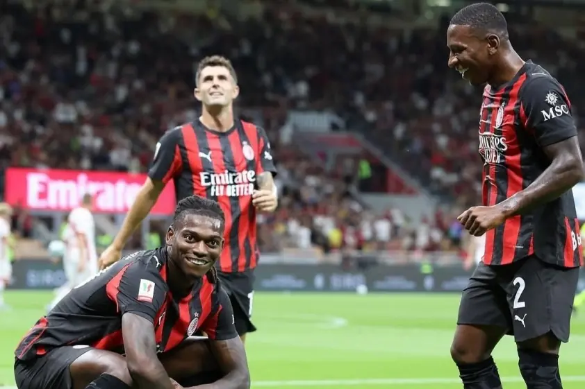 Đội bóng châu Âu công bố giá bán ‘đàn em’ Ronaldo