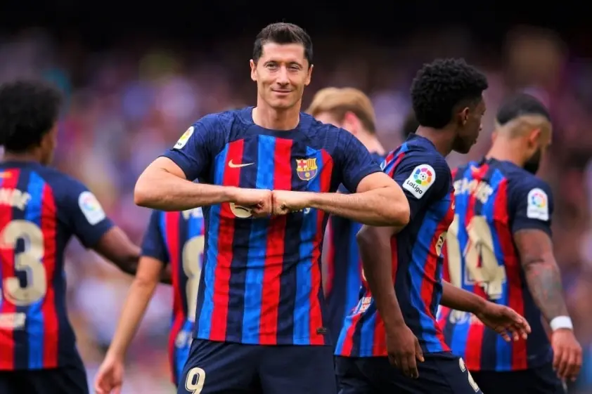Bạn thân Lewandowski lập kỷ lục ấn tượng tại Barca
