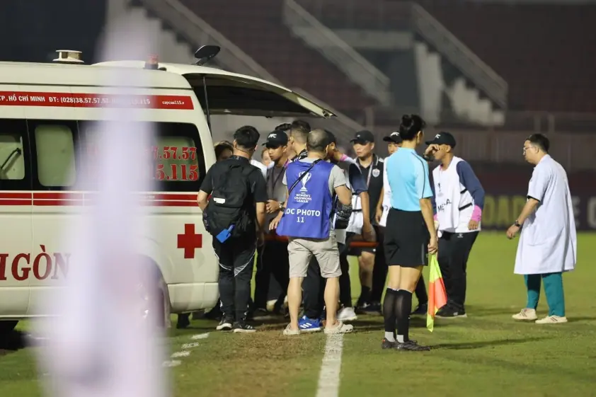 “Cầu thủ Singapore bất tỉnh, nhập viện khi thi đấu ở TPHCM I”