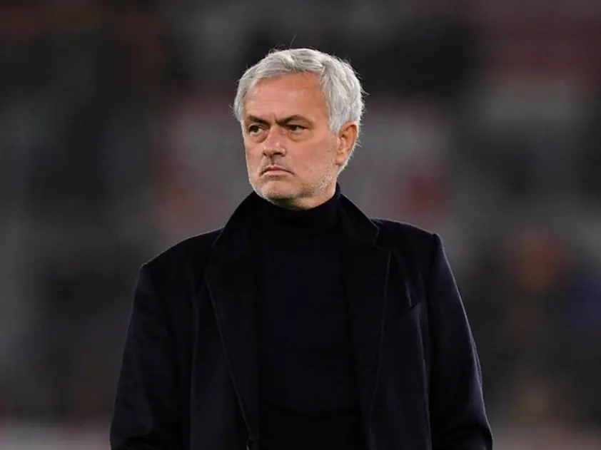 Jose Mourinho bị cáo buộc để lại nợ lớn cho đội bóng cũ