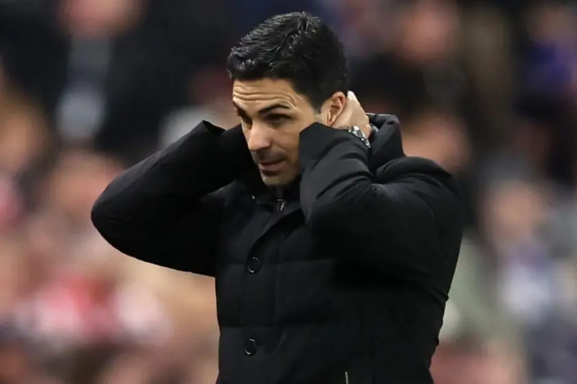 Arsenal gặp khó khăn ở hàng thủ sau loạt trận quốc tế