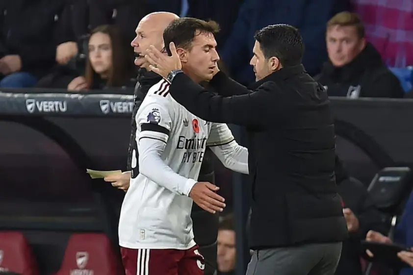 Arsenal lo lắng trước sự cố bất ngờ của hai ngôi sao chủ chốt