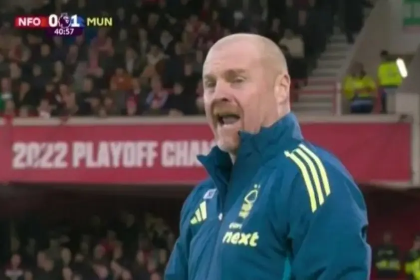 MU tránh thua nhờ quyết định gây tranh cãi của trọng tài