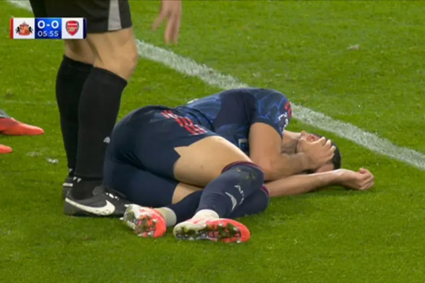 CĐV Arsenal tức giận trước quyết định gây sốc của trọng tài