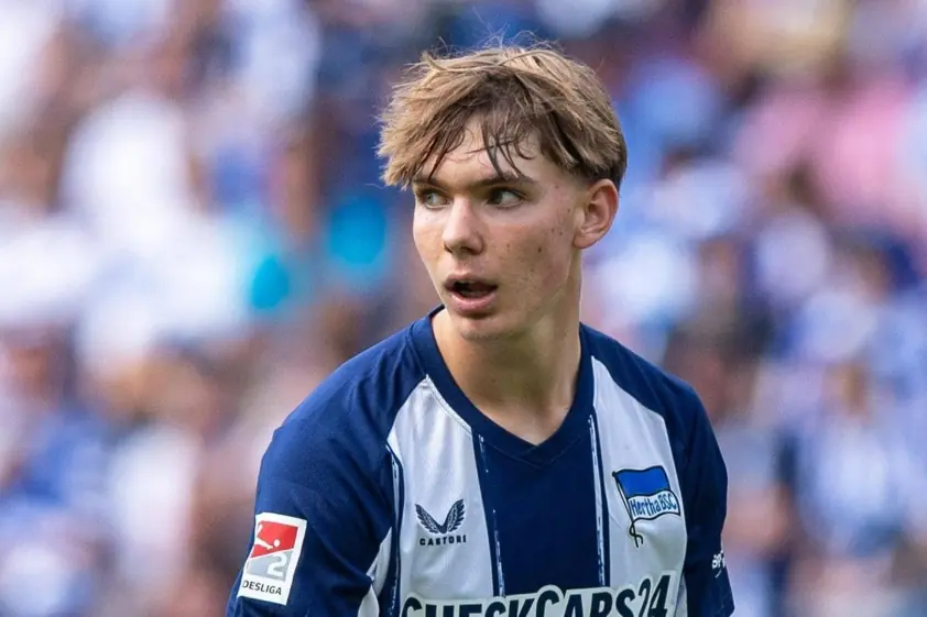 “Thần đồng bóng đá châu Âu: Liverpool và MU cùng ‘săn lùng'”