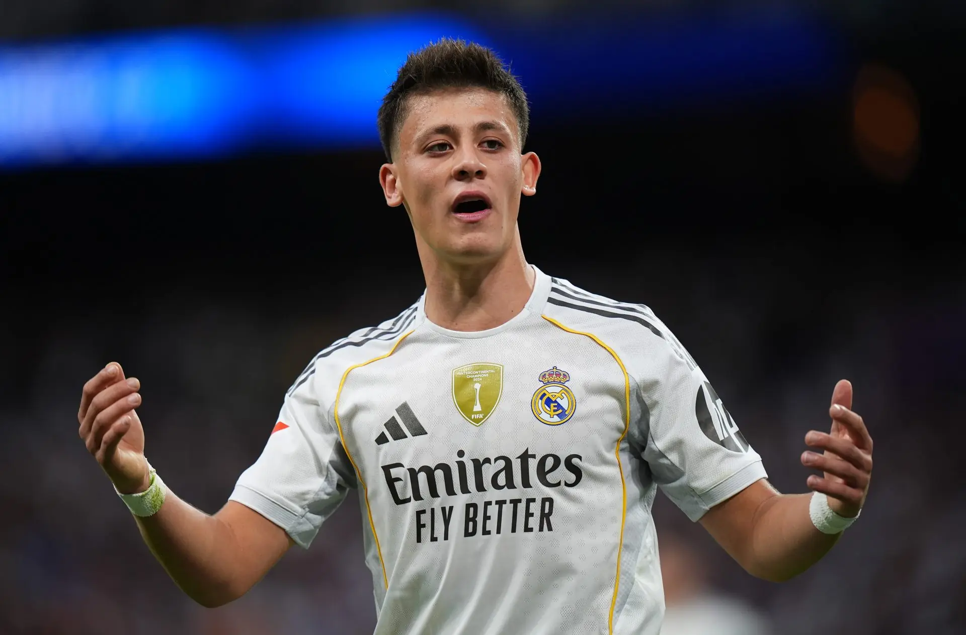 Real Madrid vẫn giữ ‘vua kiến tạo’ trong trận đại chiến với Liverpool