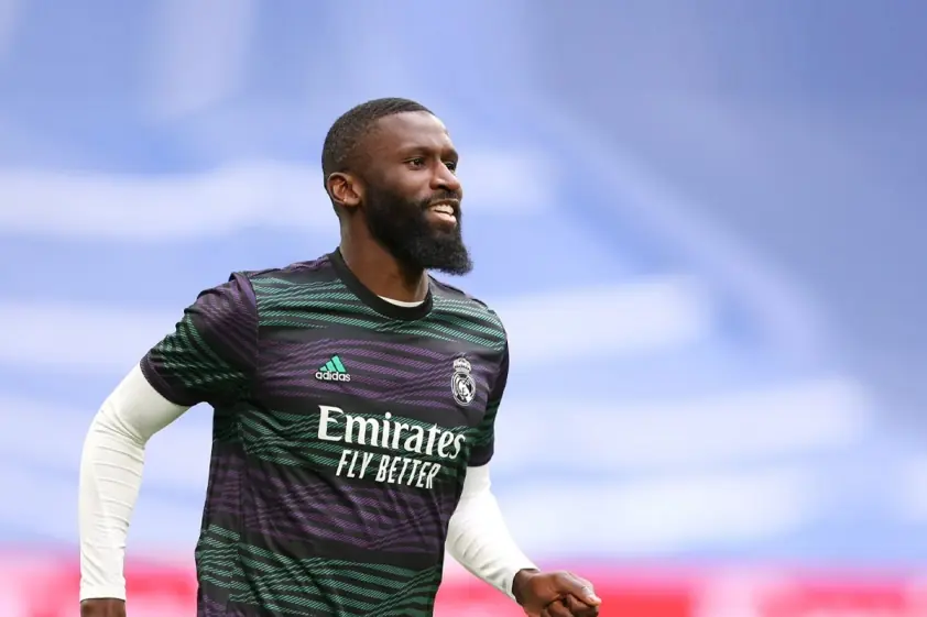 Chelsea khao khát mang trung vệ Real Madrid ‘về nhà’