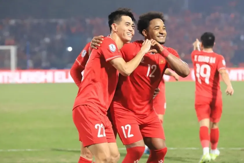 “Xuân Sơn: Cứu tinh bất ngờ của ĐT Việt Nam”