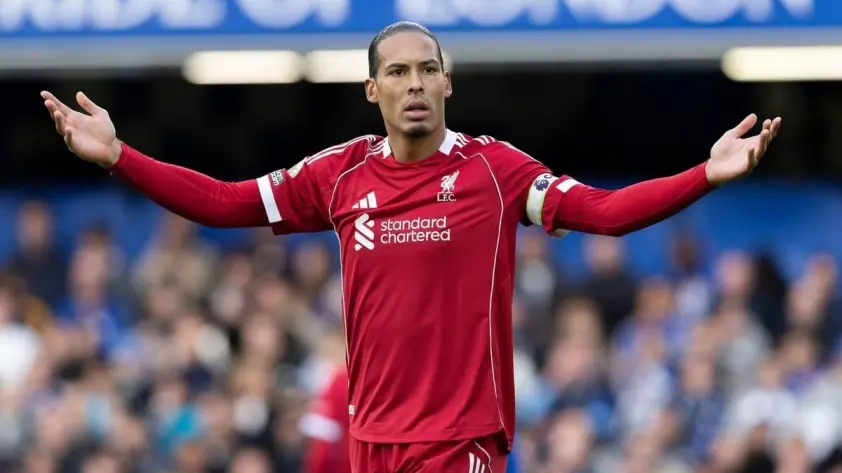 Liverpool bỏ ra 100 triệu Euro để tìm người thay thế Van Dijk