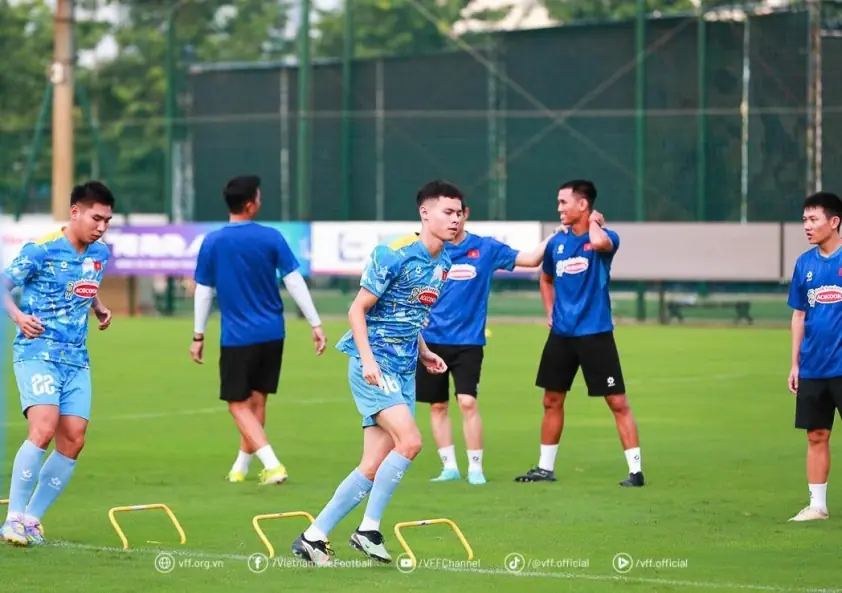 HLV Kim Sang Sik loại một cầu thủ Việt kiều khỏi U23 Việt Nam?