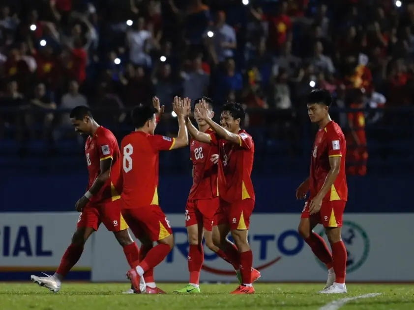 ĐT Việt Nam gặp khó khăn trên BXH FIFA vừa công bố