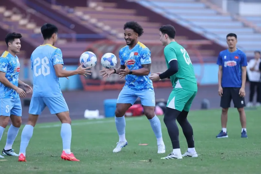 Tiền đạo ĐT Việt Nam: ‘Xuân Sơn ở đẳng cấp khác hẳn’