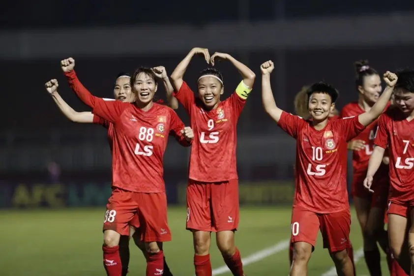 HLV Úc khen ngợi đội tuyển Việt Nam 15 lần vô địch