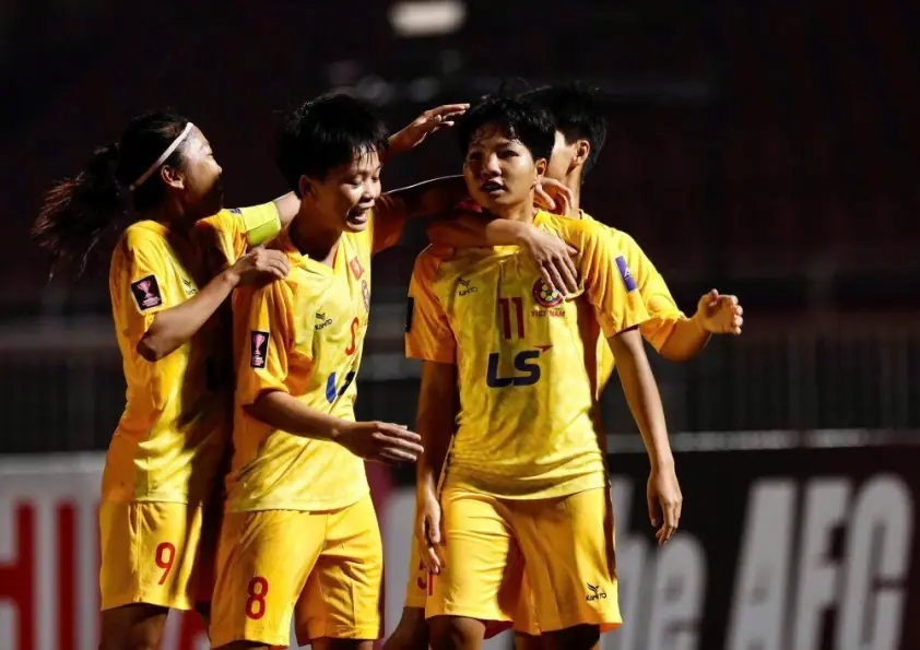 Huỳnh Như và đồng đội nhận thưởng lớn sau khi vào tứ kết châu Á
