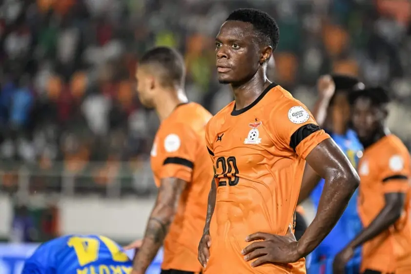 Cựu sao Ngoại hạng Anh suýt gãy cổ khi ăn mừng bàn thắng