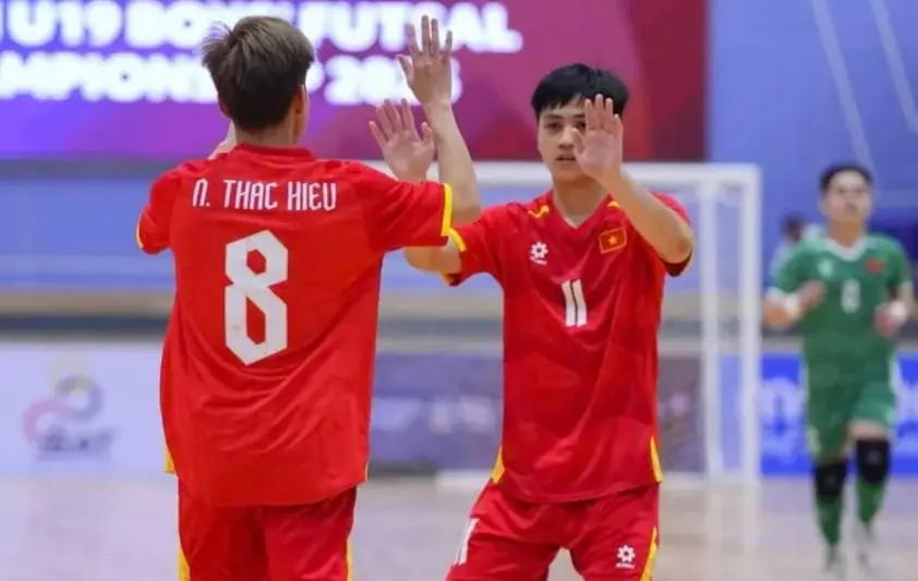 “CĐV Thái Lan phấn khích khi Việt Nam thắng 18-0 ở giải AFF”