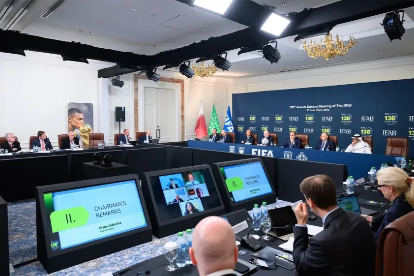 Luật mới có thể ngăn chặn chiêu trò câu giờ của Man City