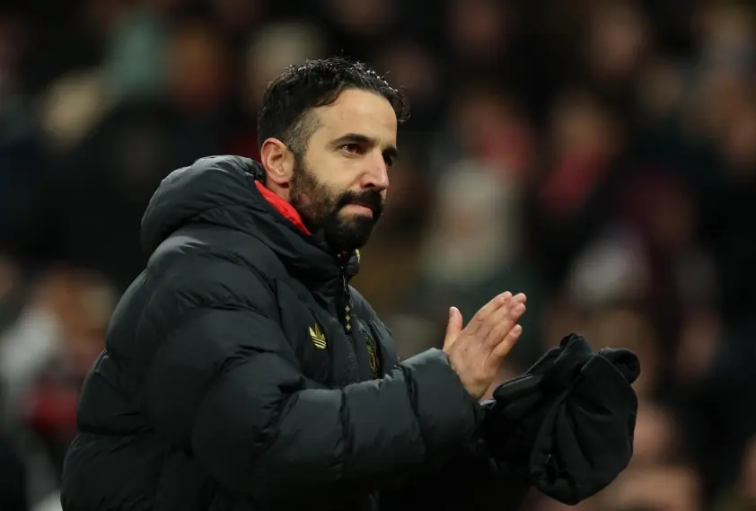 “CĐV bức xúc trước hành động của Ruben Amorim”