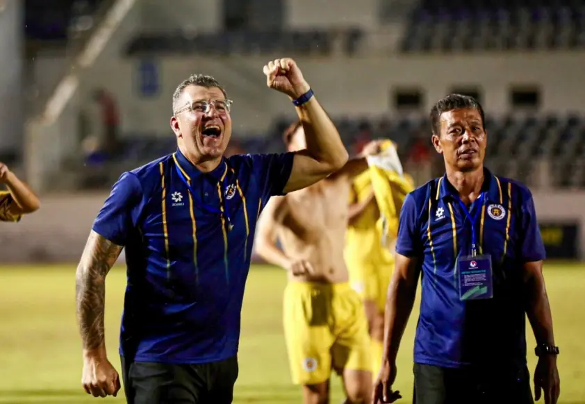 HLV Brazil nhận nhiệm vụ mới giúp Việt Nam đánh bại Malaysia