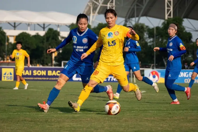 Thùy Trang: Nỗ lực thầm lặng giành Quả bóng Đồng 2025