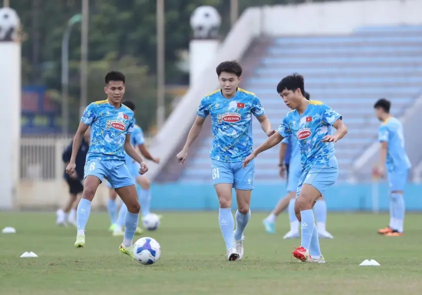 “Tân binh ĐT Việt Nam gây chú ý với khả năng đá cả 2 chân”