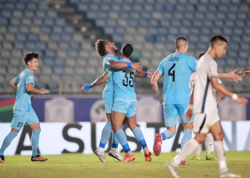 Trực tiếp trận Nam Định 0-0 Eastern AA: Ai sẽ ghi bàn?