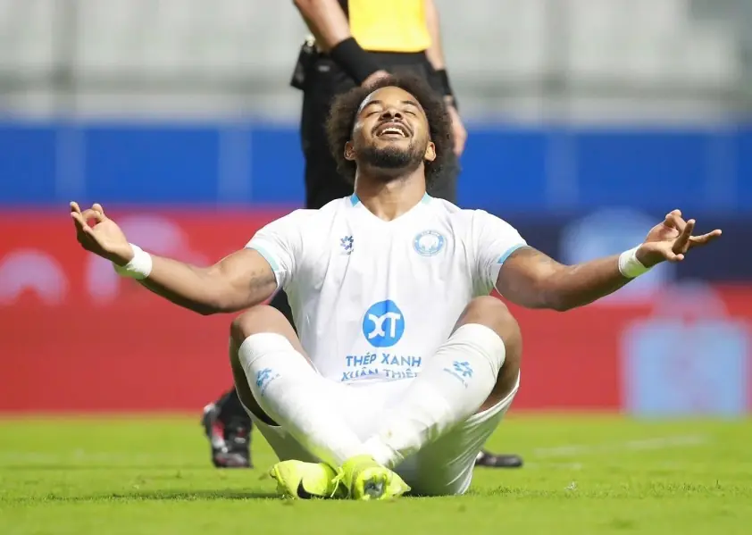 Xuân Sơn ghi dấu ấn với cú đúp ấn tượng tại Thái Lan