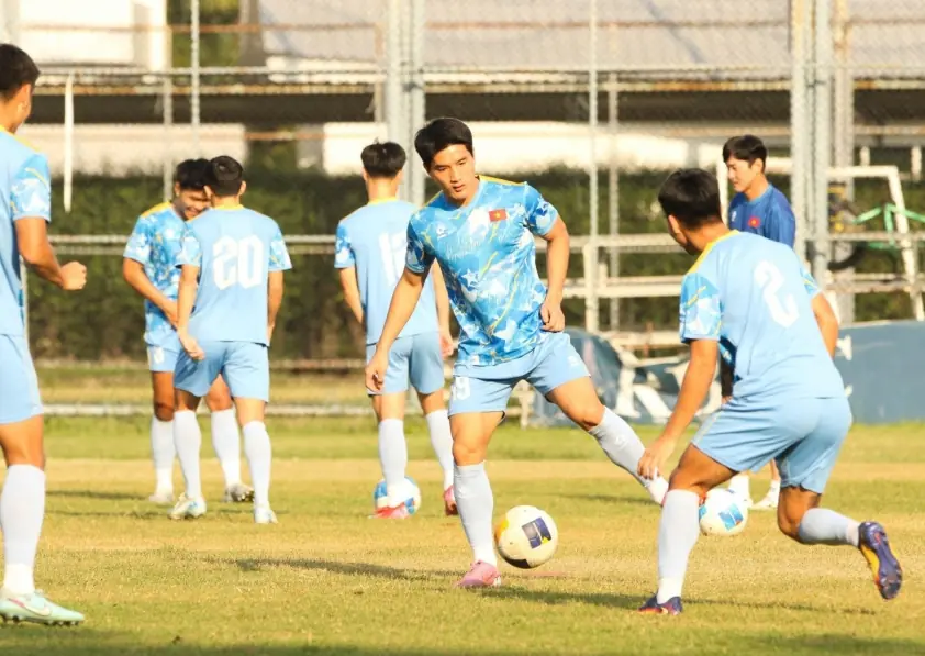 Truyền thông Malaysia nói gì về ‘ma thuật đen’ của HLV Kim Sang Sik?