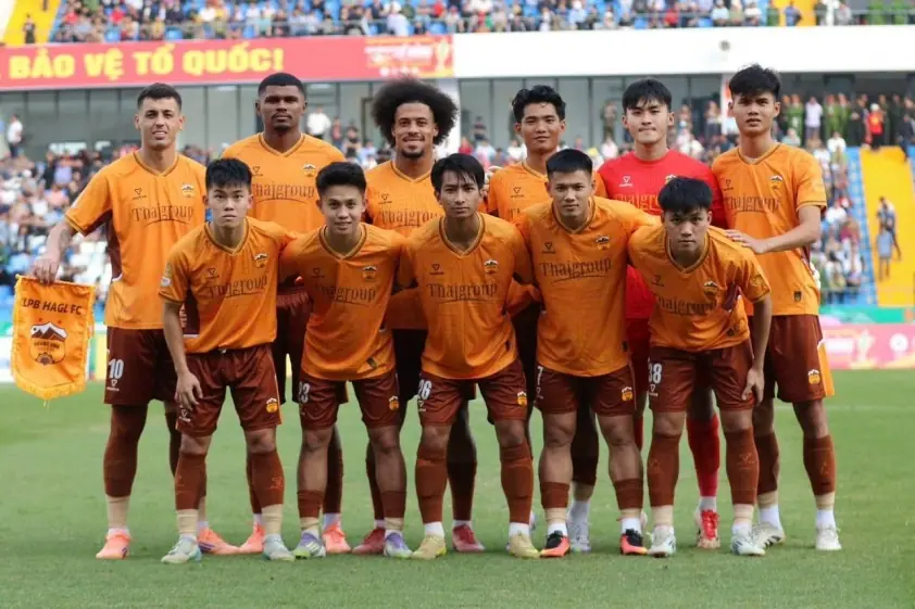 HAGL gây bất ngờ trên sân vận động 500 tỷ mới tại Việt Nam