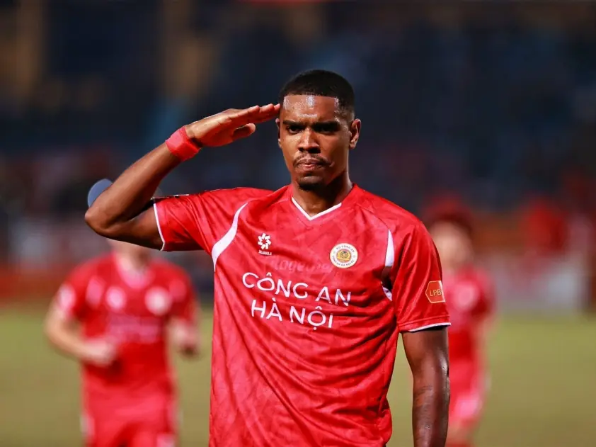 Tiền đạo số 1 CAHN có phải sang Thái Lan thi đấu?