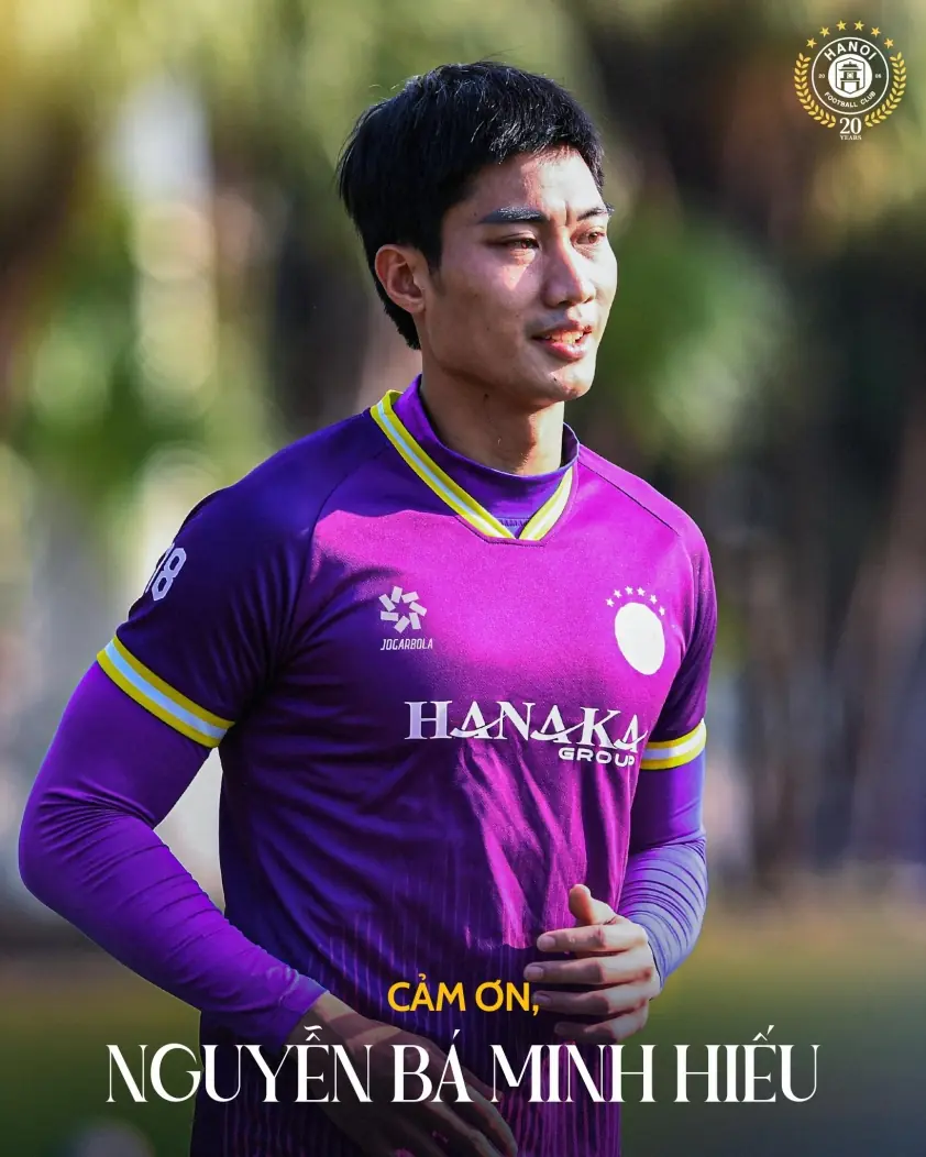 Hà Nội FC tiễn thủ môn từng tham dự U20 World Cup rời sân cầu