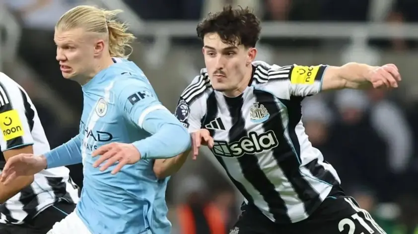 “Mua 1 được 2: MU cải thiện cả hai cánh chỉ với một tân binh”