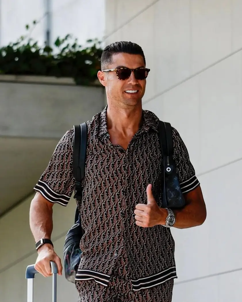 Ronaldo lại khiến fan bất ngờ với độ chịu chơi của mình