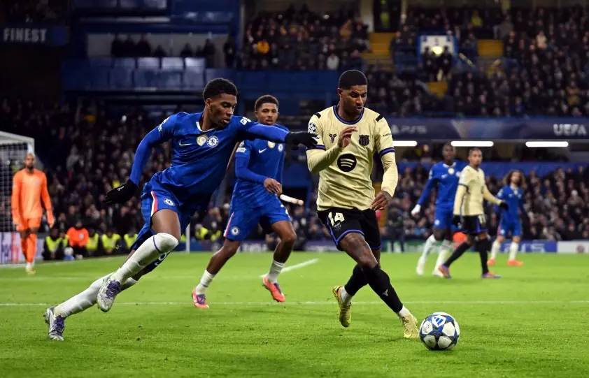 Barcelona không muốn chi tiền cho sao Man United