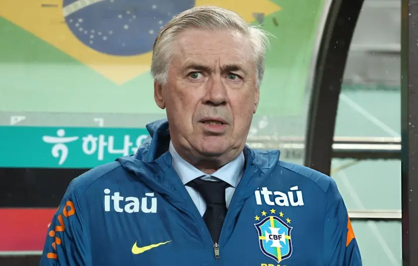 10 HLV Xuất Sắc Nhất 2025: Ancelotti Vắng Mặt, Người Đứng Đầu Xứng Đáng