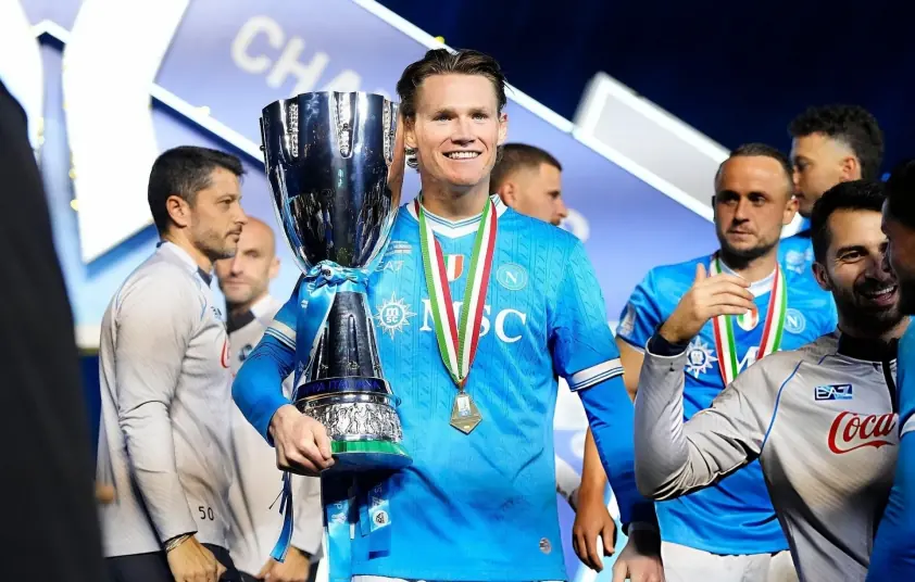 “Rời Napoli, McTominay sắp trở lại Ngoại hạng Anh”