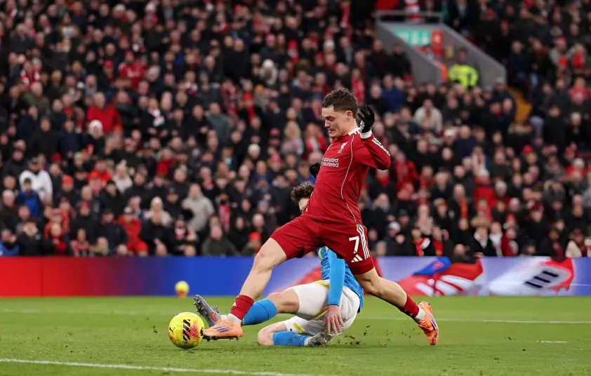 Liverpool đánh bại Wolves, trở lại top 4 Ngoại hạng Anh