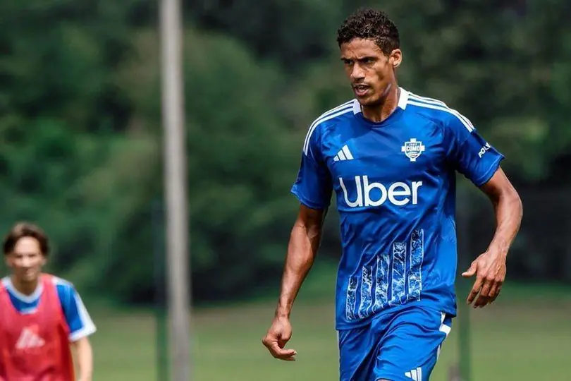 “Raphael Varane bật mí chi tiết sốc thời gian ở Man United”