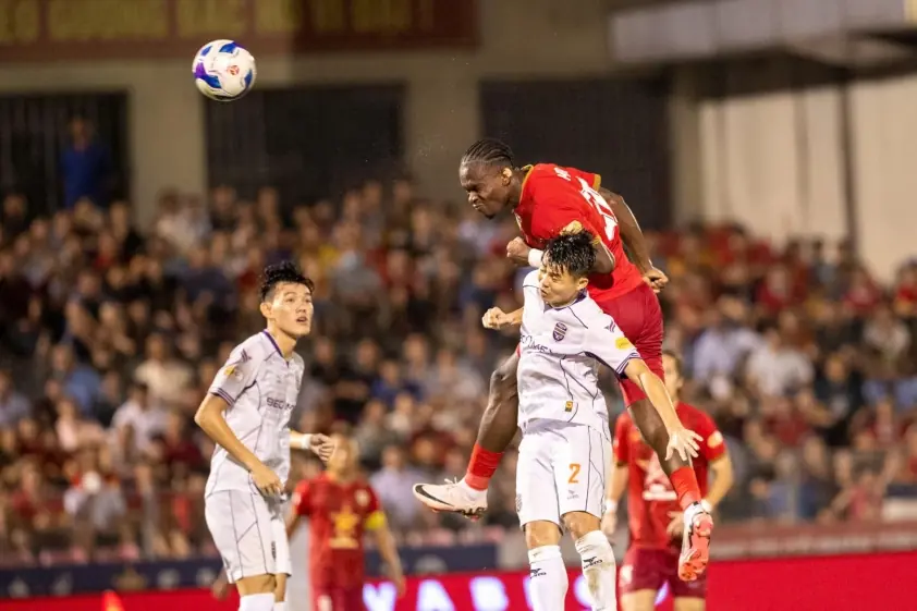 Trực tiếp Hà Tĩnh đấu với Becamex TPHCM lúc 18h00 hôm nay 30/1