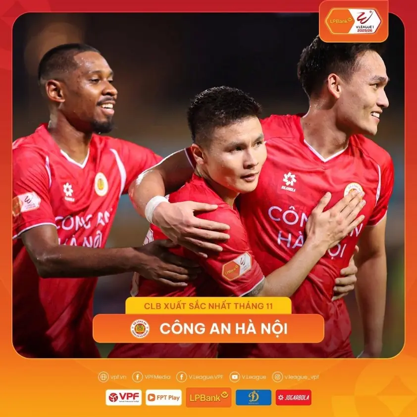 “Thầy Đình Bắc nhận giải thưởng vinh danh tại V-League”