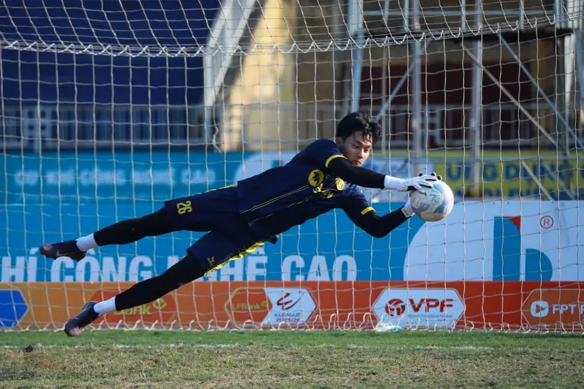 Cao Văn Bình tự tin thắng Hà Nội FC sau khi trở về từ U23 Việt Nam