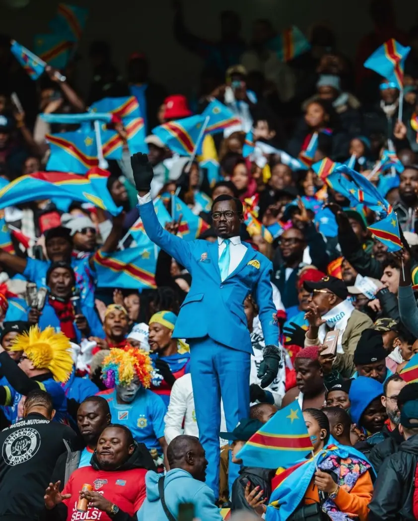 115 phút đáng kinh ngạc của cổ động viên châu Phi khiến thế giới sửng sốt