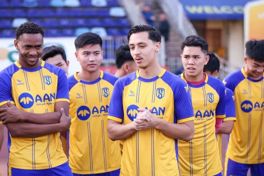 Việt kiều Pháp chính thức gia nhập đội bóng Việt Nam