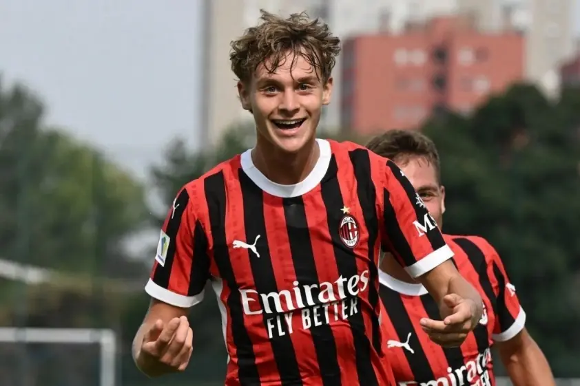 Ibrahimovic chính thức ký hợp đồng với CLB danh tiếng châu Âu