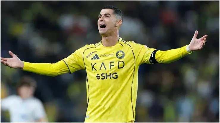 Ronaldo gây sốc khi thông báo tin buồn cho Al Nassr