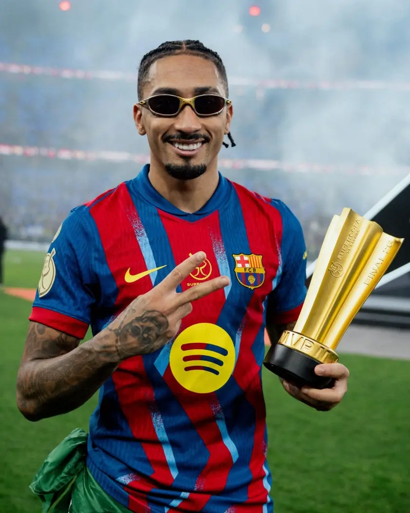 Raphinha tỏa sáng ở El Clasico, Barca giữ ngôi vương Siêu cúp