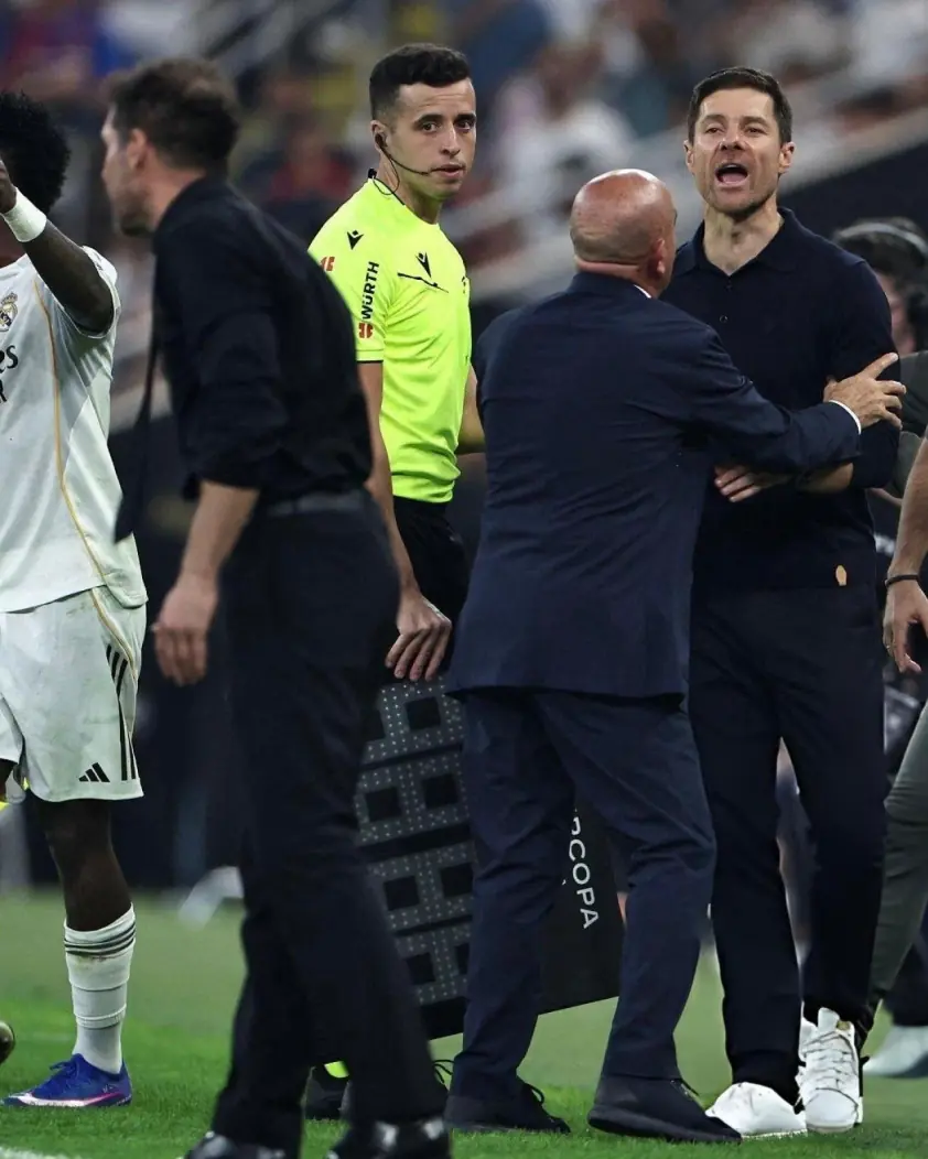 Vinicius Jr. nổi giận, suýt lao vào Simeone vì lời khiêu khích sốc