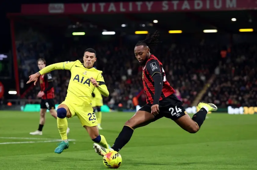 Nhà vô địch World Cup chỉ trích đội ngũ lãnh đạo bóng đá