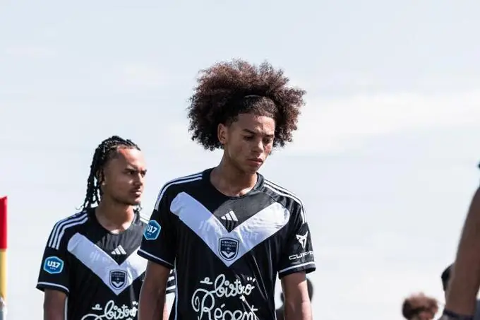 “Bom tấn Việt kiều Pháp đã đến Việt Nam, sẵn sàng chơi V-League”